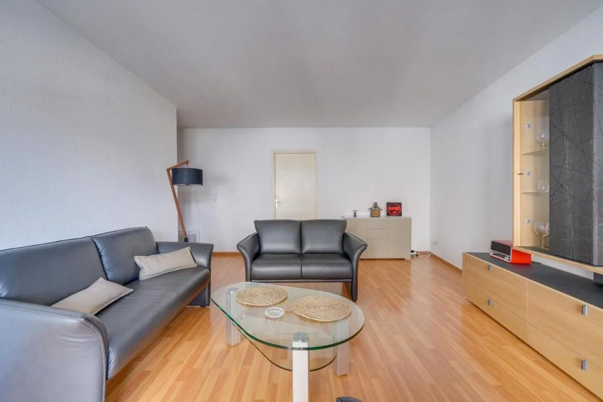Image 2 of Lovely Bordeaux flat with parking