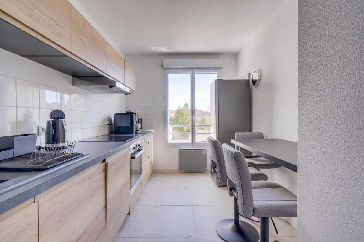 Image 3 of Lovely Bordeaux flat with parking