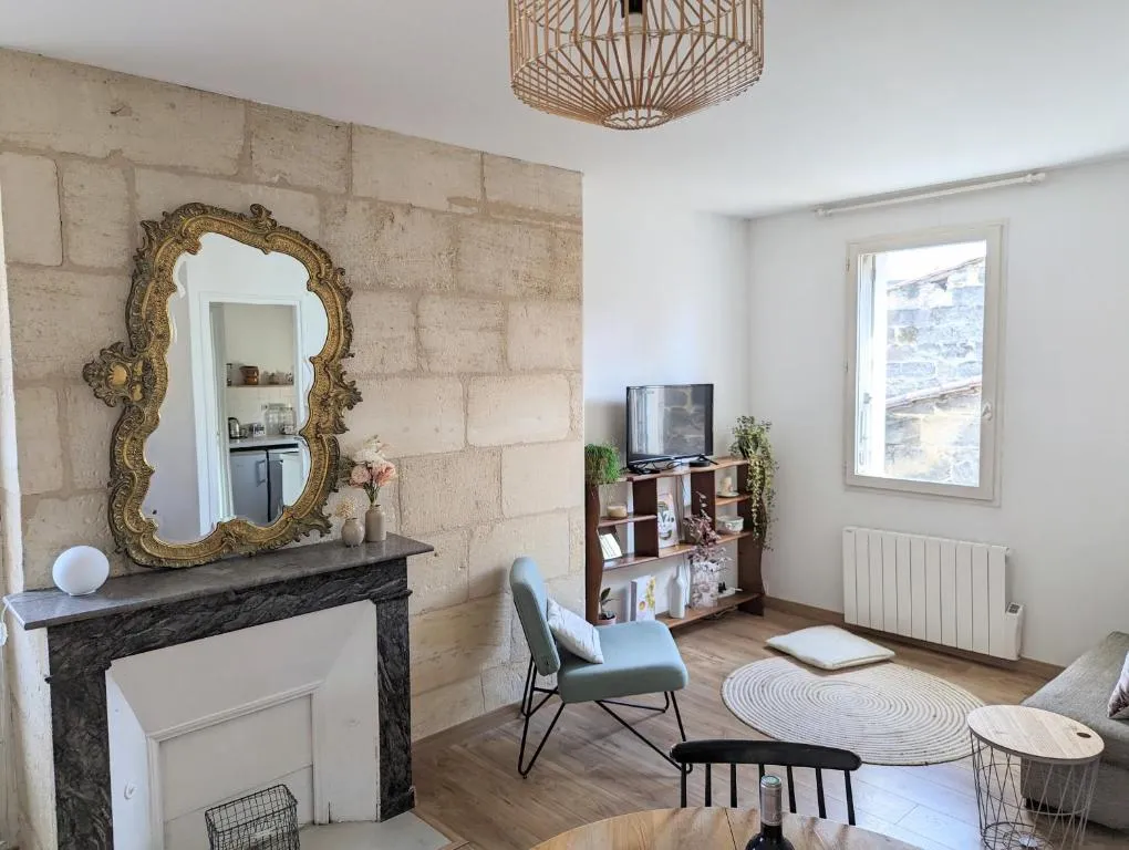 Image of Lumineux appartement sous les toits à Pey Berland