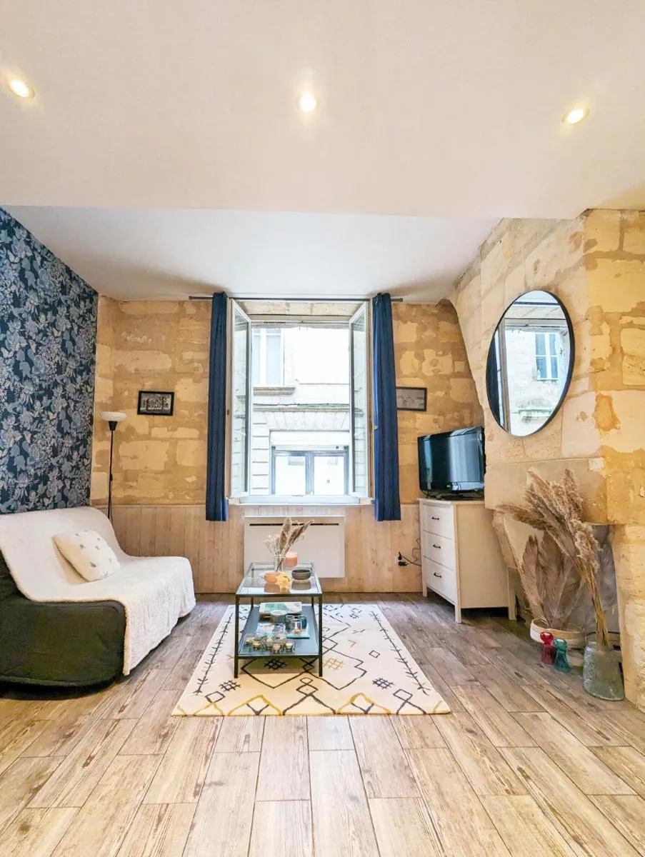Image 5 of Lurbe Bleue – Bordeaux top central and calm
