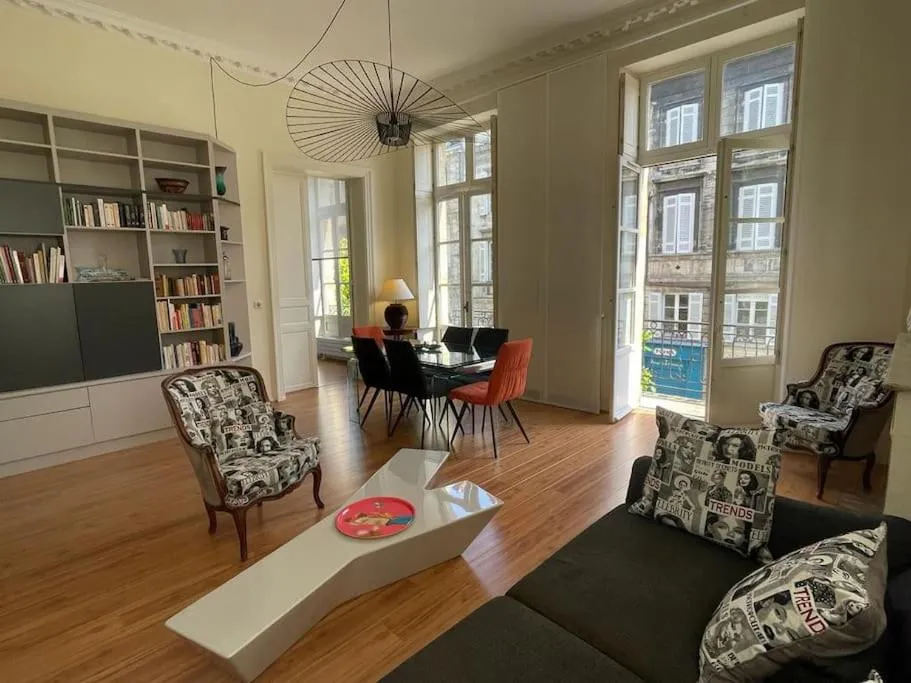 Image 2 of Magnifique Appartement Bordeaux centre historique