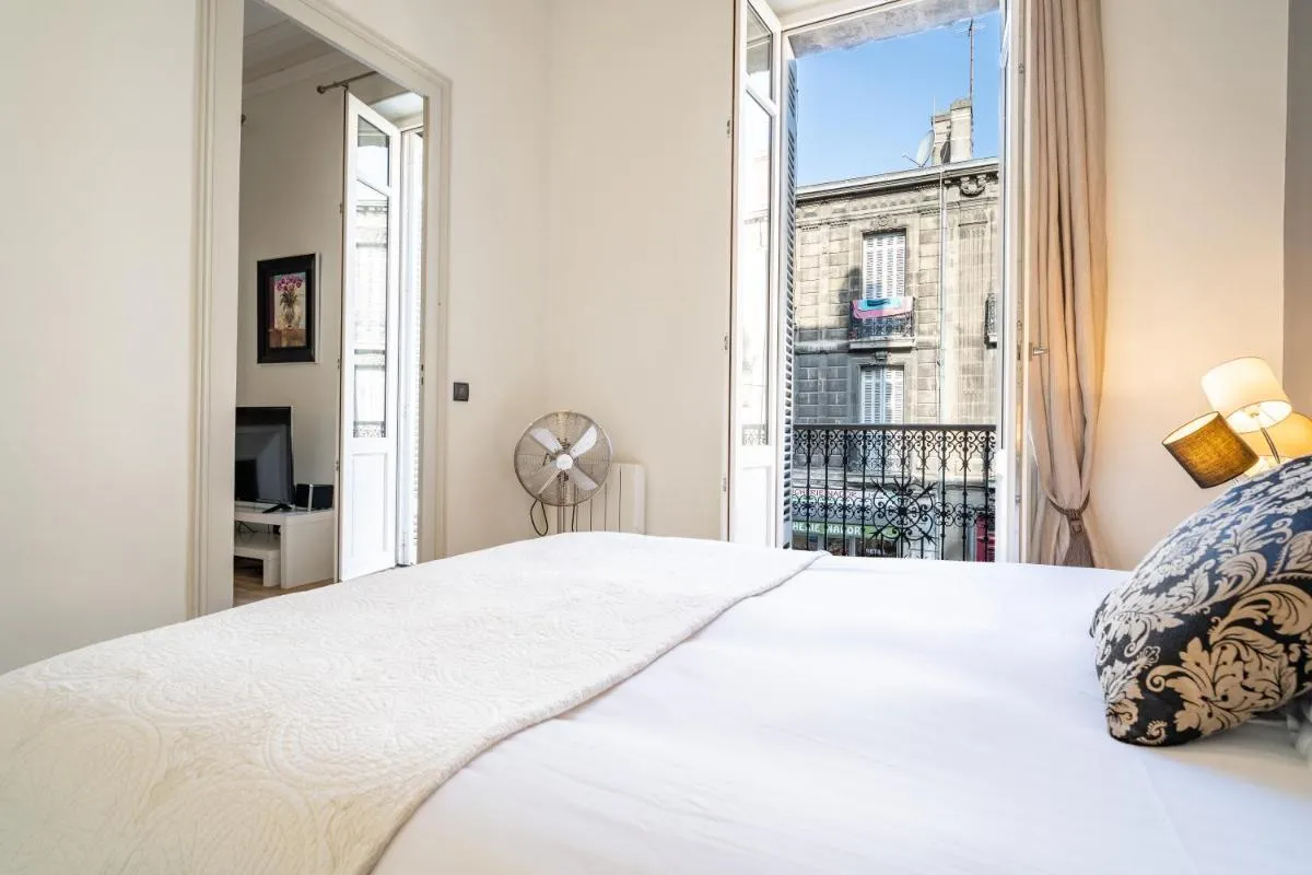 Image 5 of Magnifiques Appartements en Hyper Centre de Bordeaux