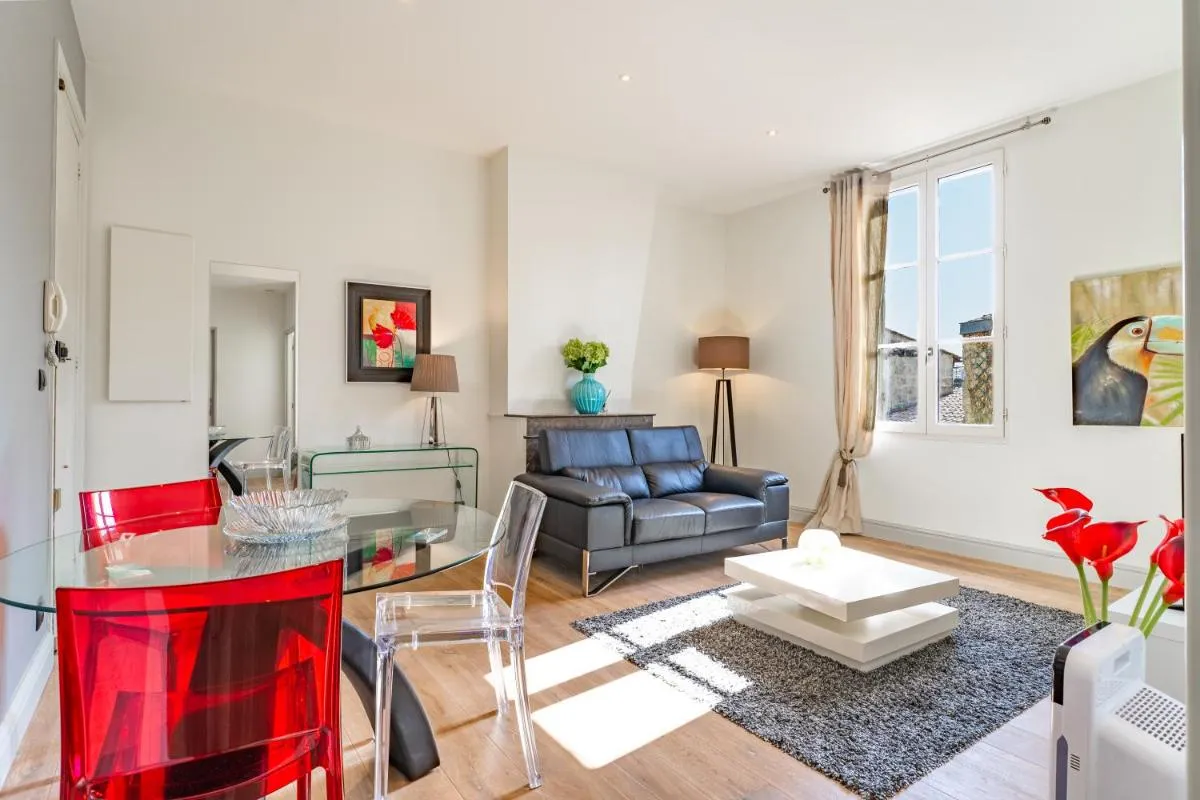 Image 3 of Magnifiques Appartements en Hyper Centre de Bordeaux