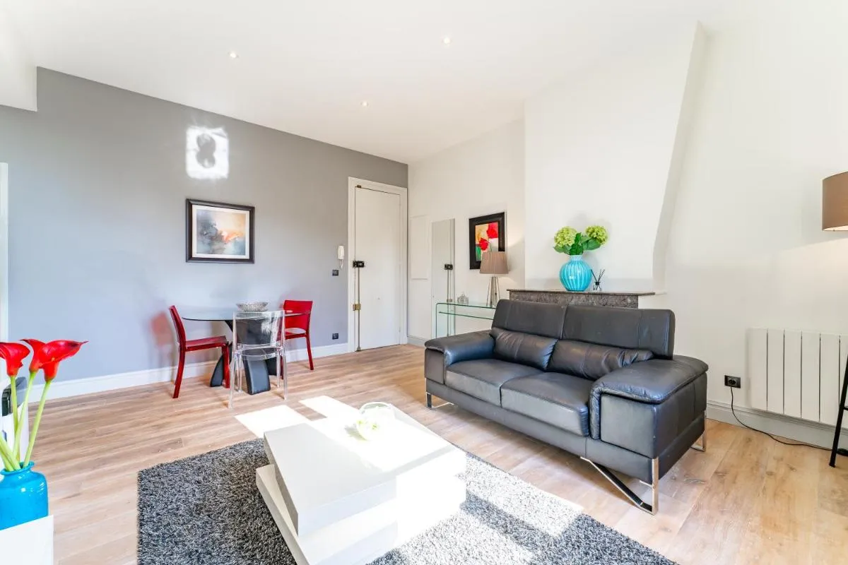 Image 2 of Magnifiques Appartements en Hyper Centre de Bordeaux