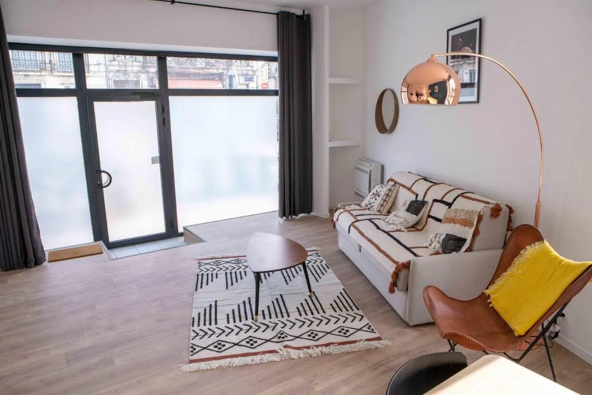 Image 2 of Modern Air Conditioned Apartment