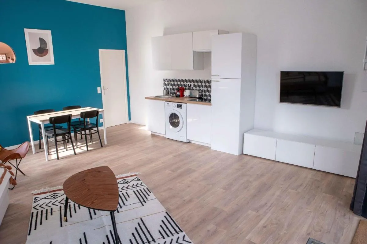 Image 6 of Modern Air Conditioned Apartment