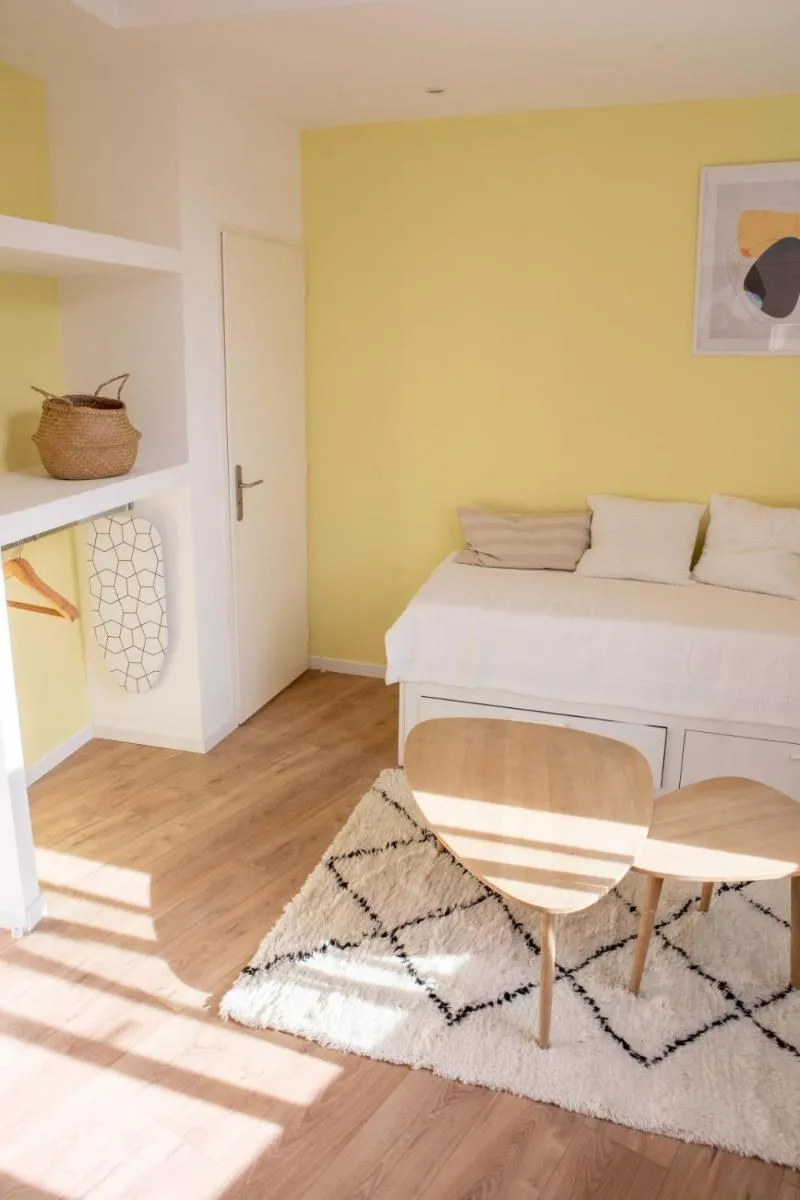 Image 3 of Modern Studio With AC