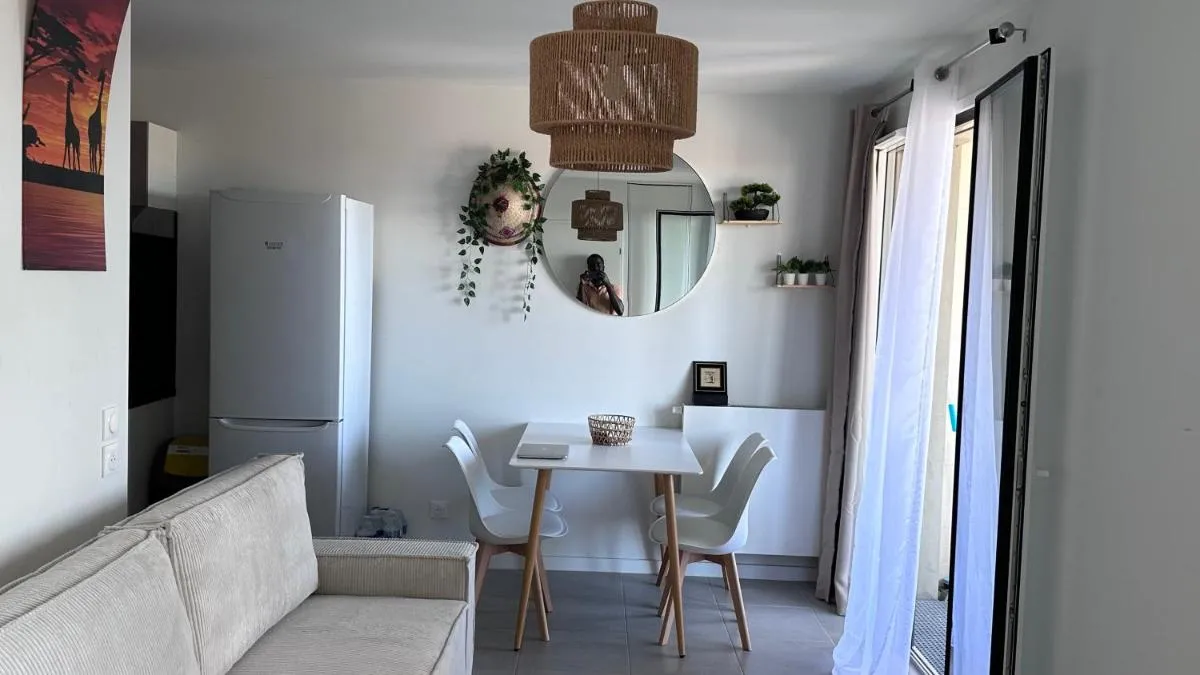 Image 1 of Ndianda