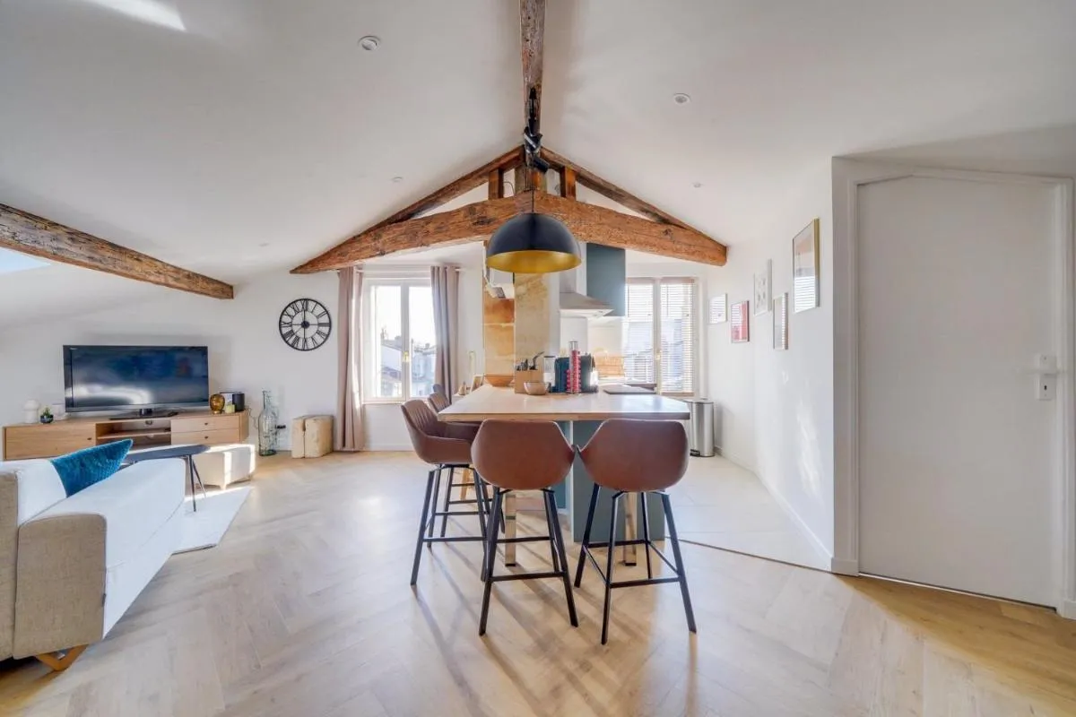 Image 5 of Nice renovated apartment Bordeaux