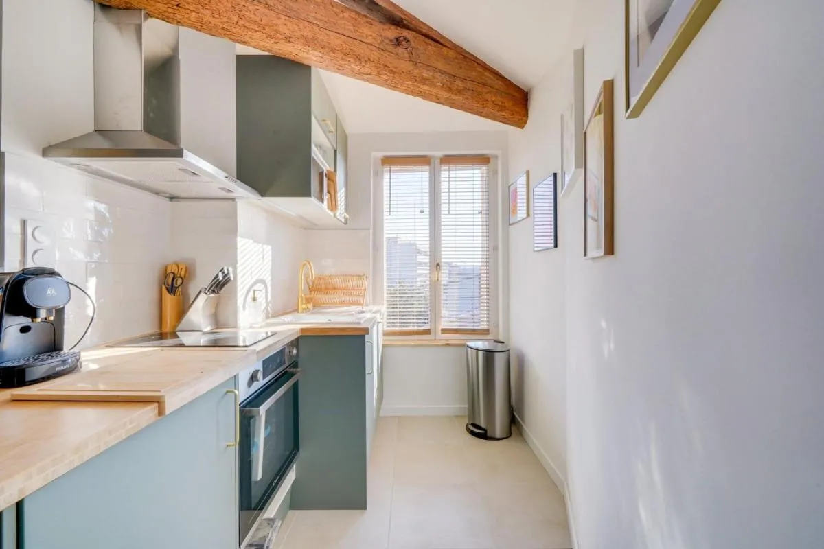 Image 1 of Nice renovated apartment Bordeaux