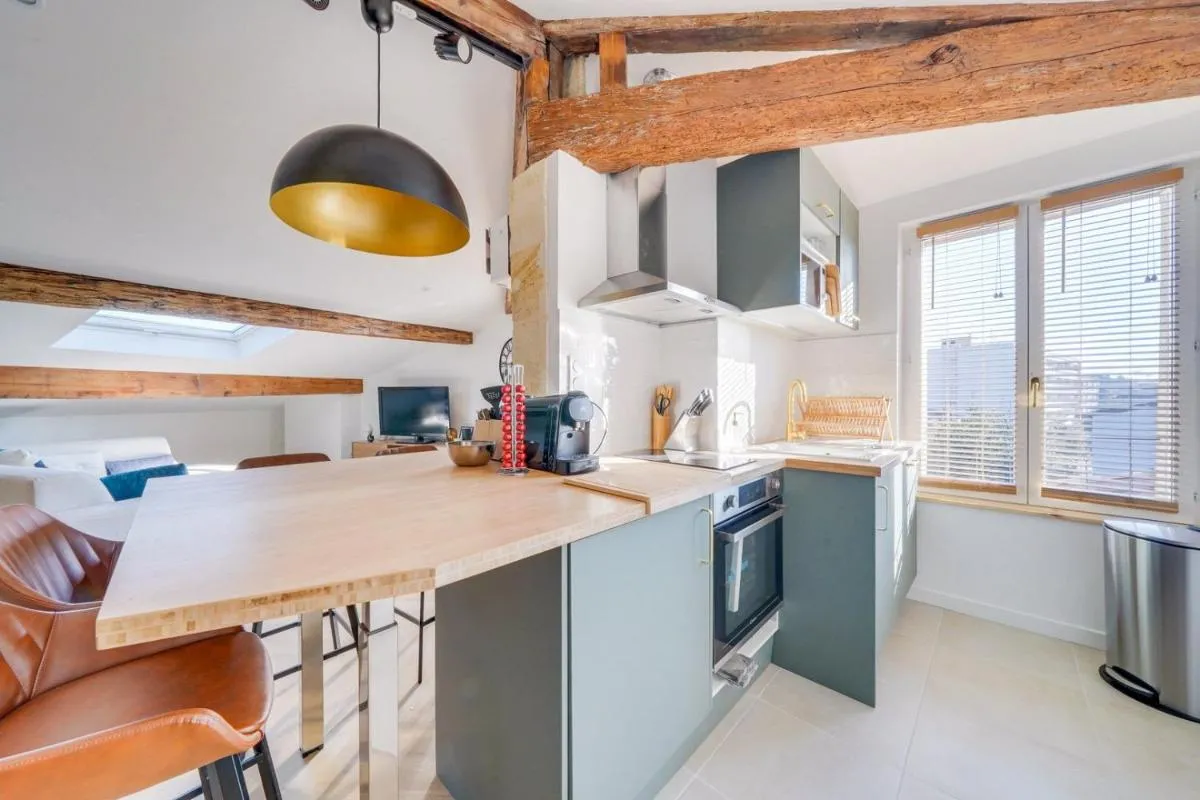 Image 3 of Nice renovated apartment Bordeaux