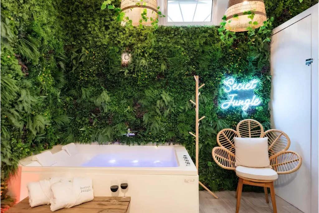 Image of Secret Jungle Bordeaux Chartrons – Hyper-Centre Jacuzzi Bain Balnéo & Home cinéma