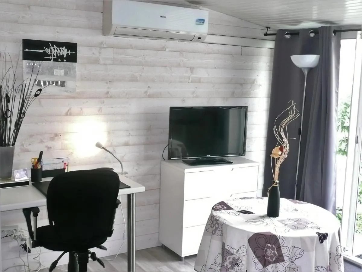 Image 3 of Studio BORDEAUX ST AUGUSTIN