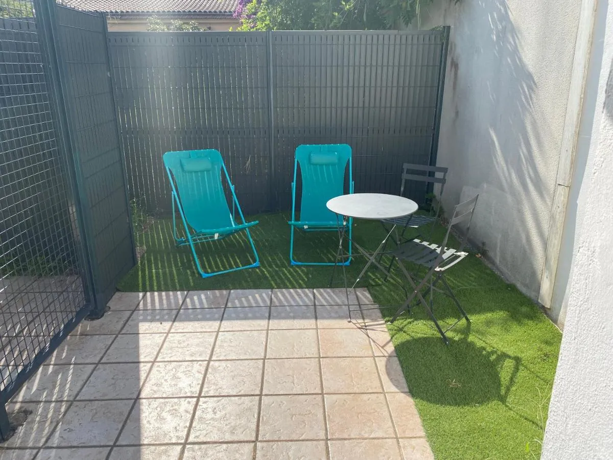 Image 1 of Studio cosy wifi terrasse CHU-Cite administrative-Primrose