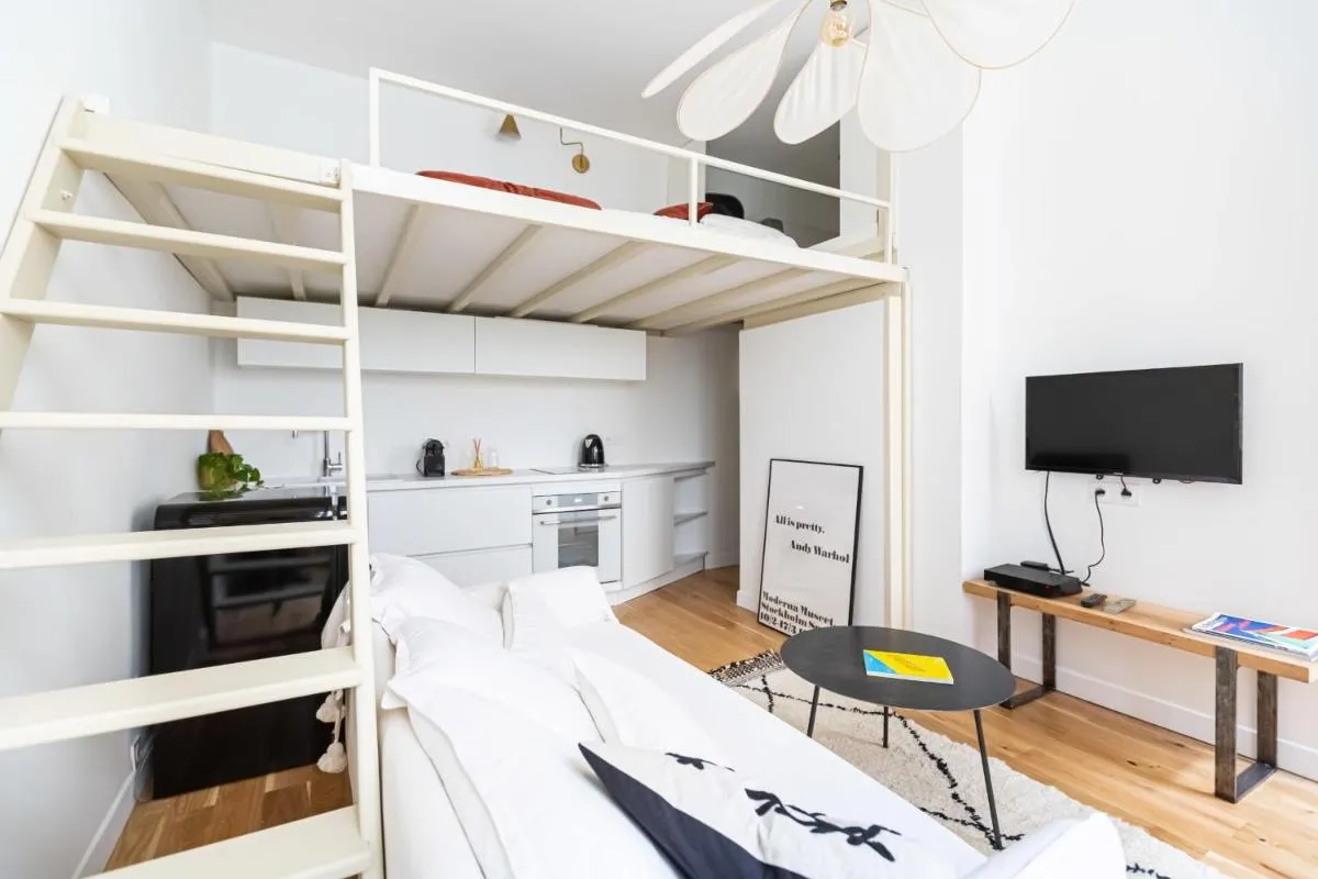 Image 4 of Sublime Duplex Near The Miroir D’eau