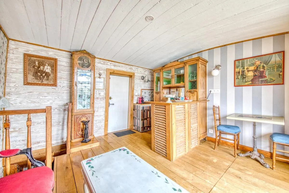 Image 6 of Suite 1900