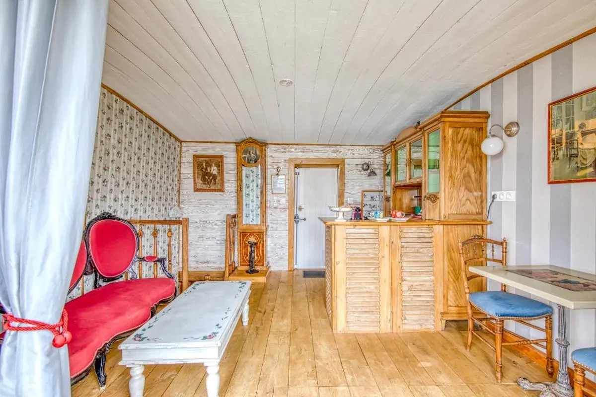 Image 2 of Suite 1900