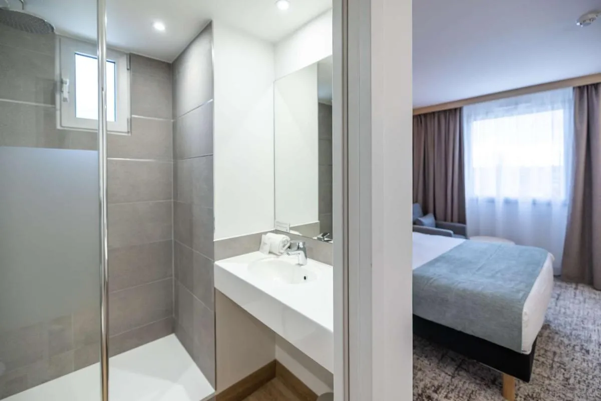 Image 2 of Sure Hotel by Best Western Bordeaux Lac