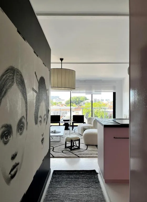 Image of Très bel appartement type loft avec terrasse, quartier Saint-Augustin à Bordeaux