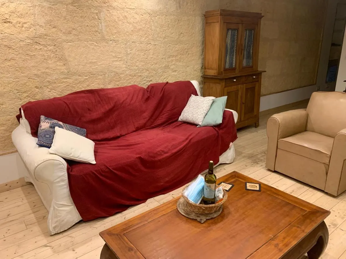 Image 3 of appartement cosy avec climatisation et patio centre historique de Bordeaux
