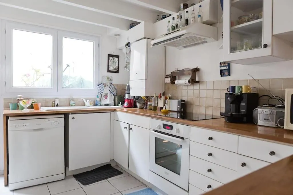 Image 1 of quiet duplex house downtown Bordeaux