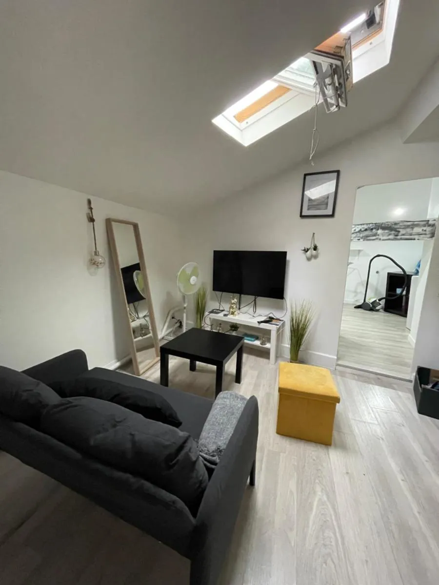 Image 2 of studio rénové 30m2 a 5 min de la gare