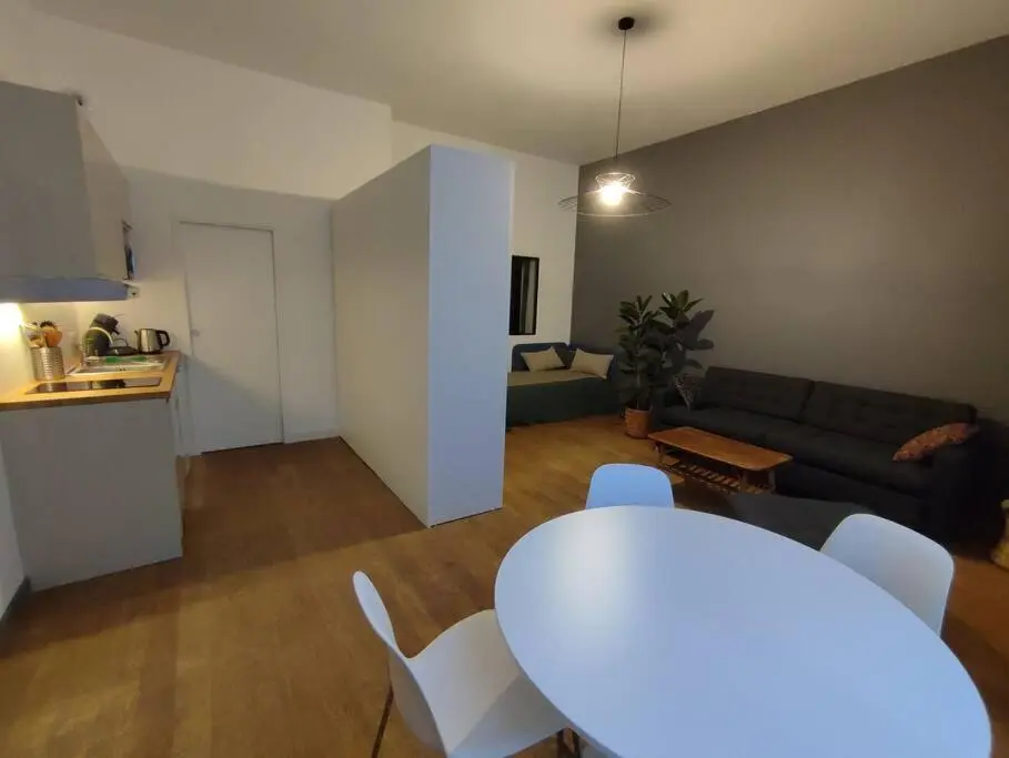 Image 3 of Apartment in the heart of the Chartrons
