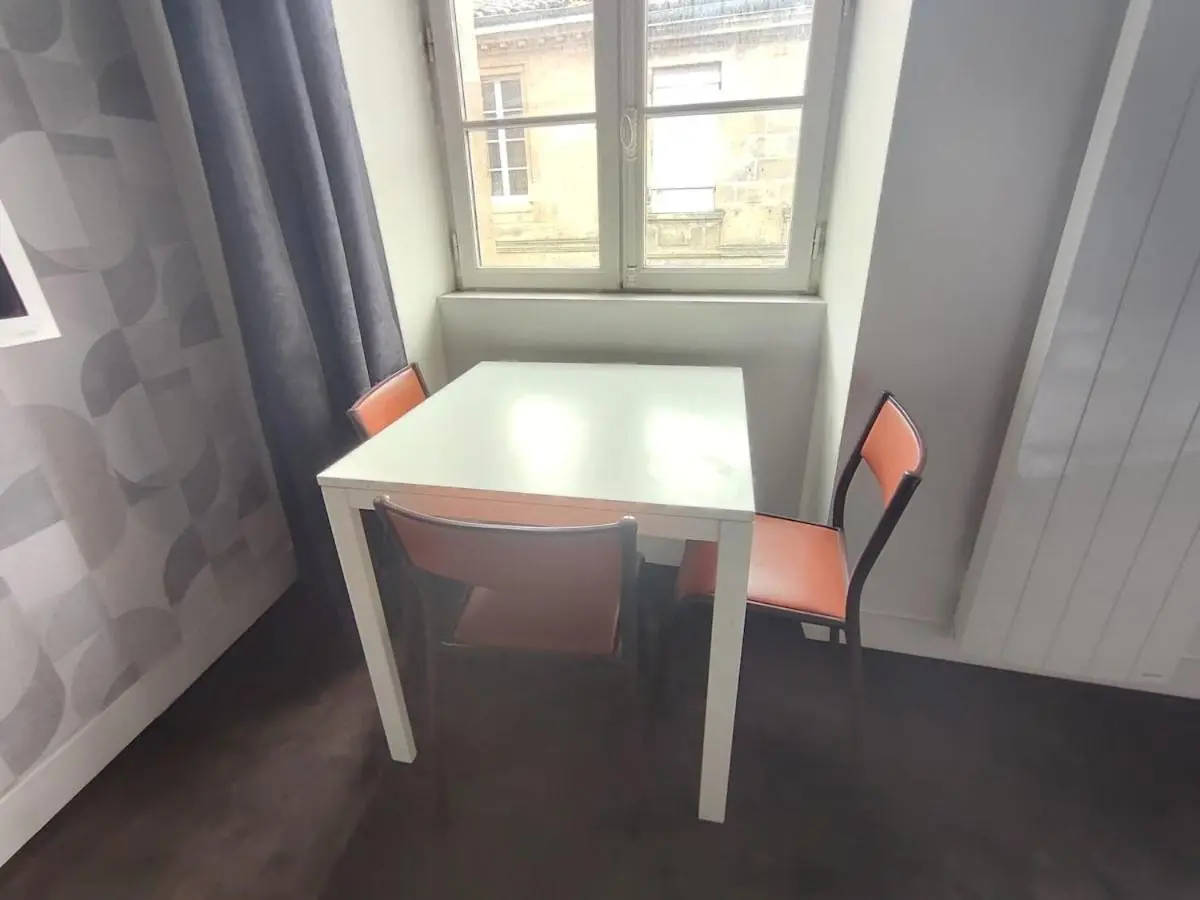 Image 3 of Appartement 3 personnes quartier Chartrons avec climatisation