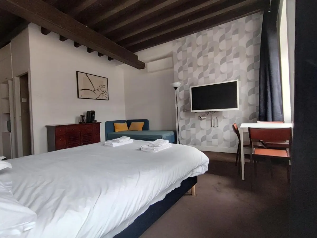 Image 1 of Appartement 3 personnes quartier Chartrons avec climatisation