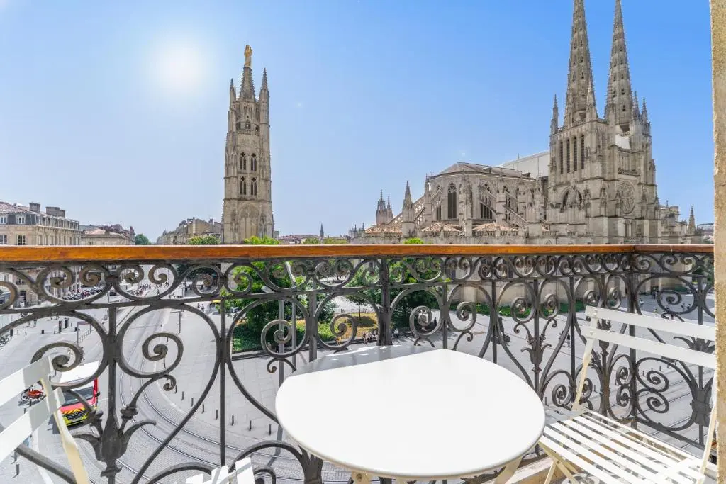 Image of Appartement Place Pey Berland avec balcon et parking