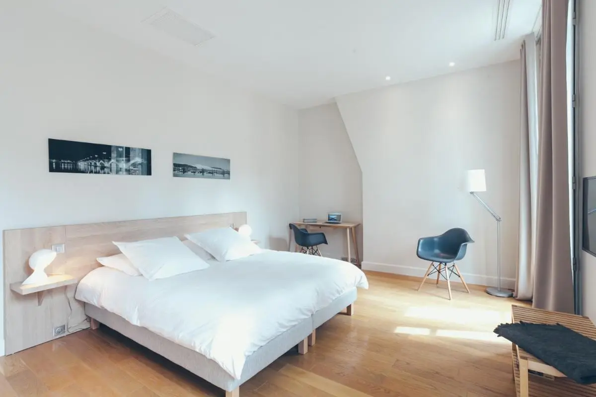 Image 6 of Appartement T4 cours de l’intendance