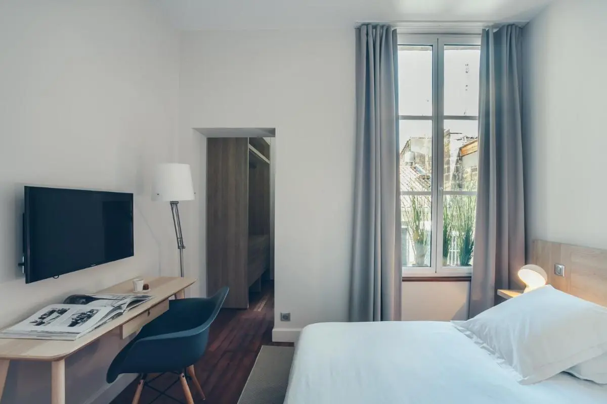 Image 4 of Appartement T4 cours de l’intendance