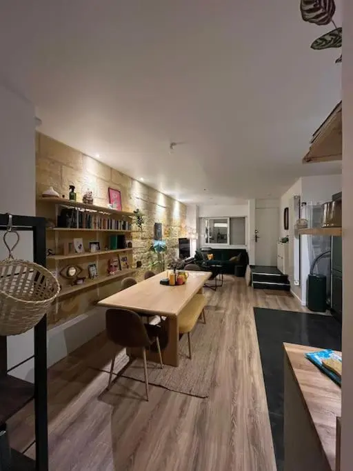 Image 1 of Appartement avec cour