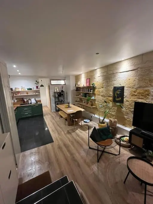 Image 5 of Appartement avec cour