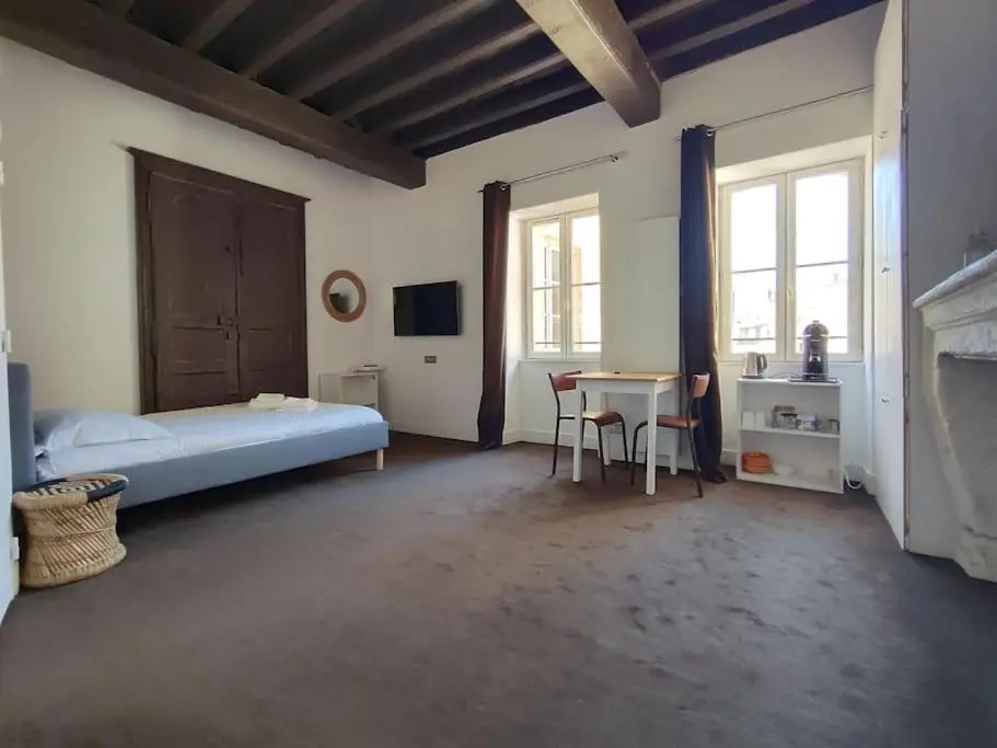 Image of Appartement étage 2 sur cour aux Chartrons avec climatisation