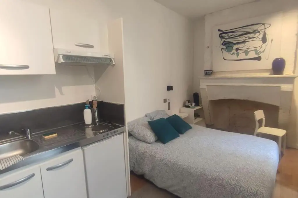 Image 2 of Appartements avec balcon au coeur des Chartrons