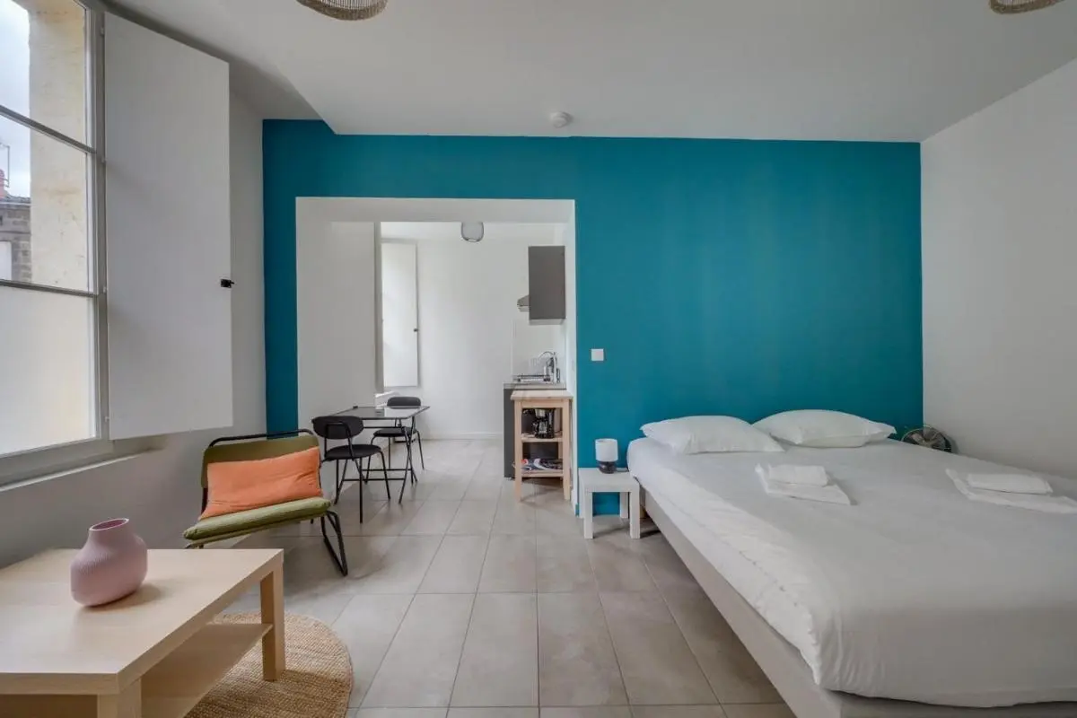 Image 2 of Beau studio confortable Bordeaux