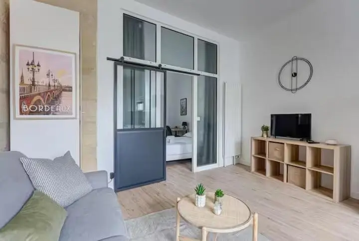 Image 4 of Beautiful apartment Bordeaux Tram D Croix de Seguey