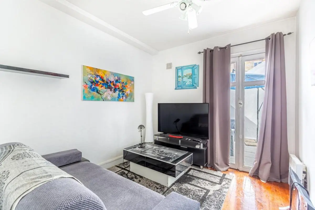 Image 3 of Bel Appartement Capucins – Victoire