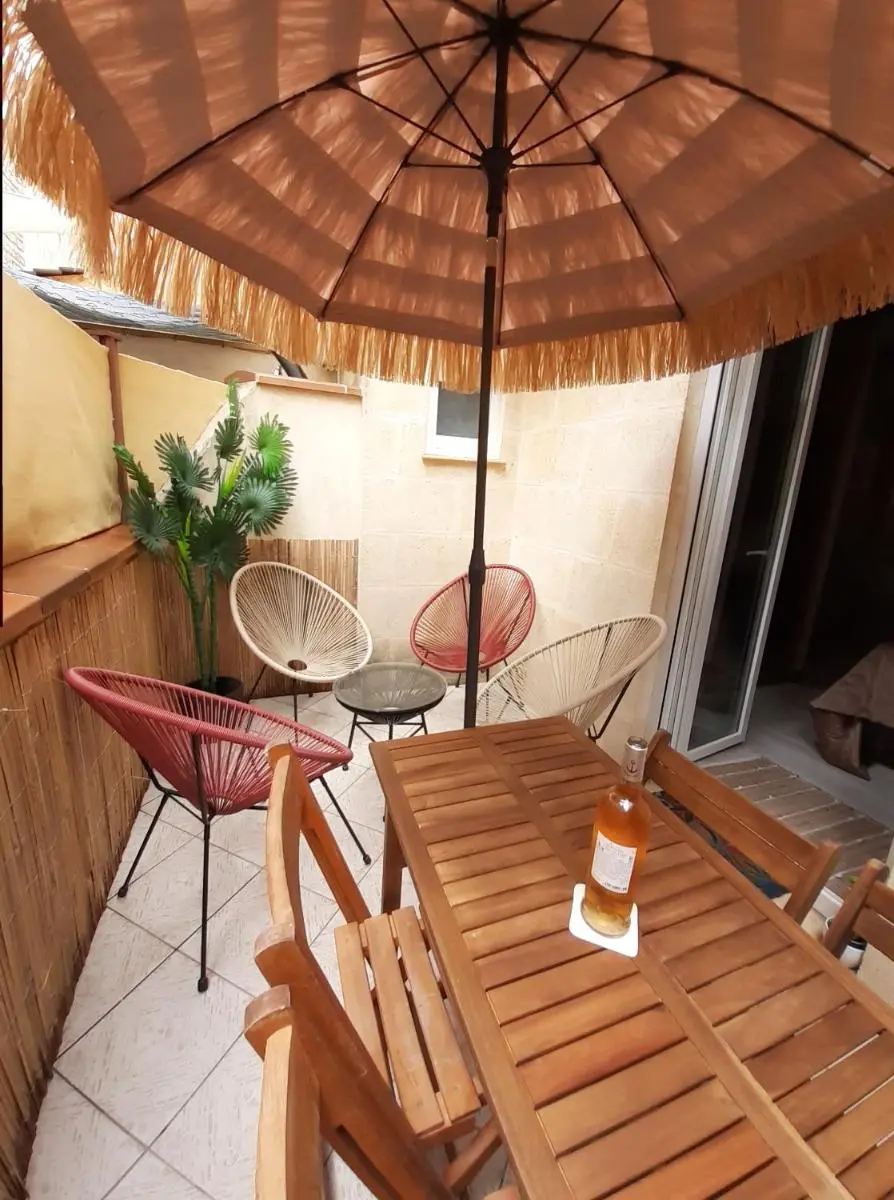Image 2 of Bordeaux Chartrons superbe T2 avec terrasse