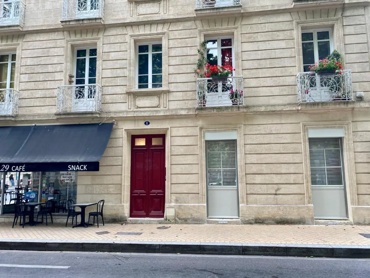 Image 5 of Charmant studio rénové et climatisé