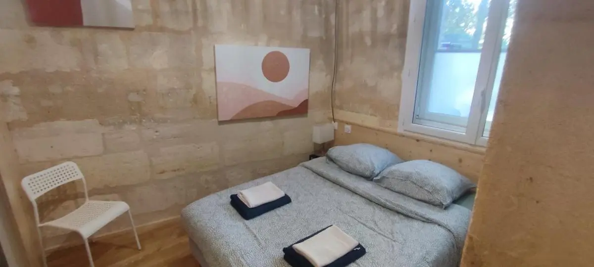 Image 6 of Charmant studio rénové et climatisé