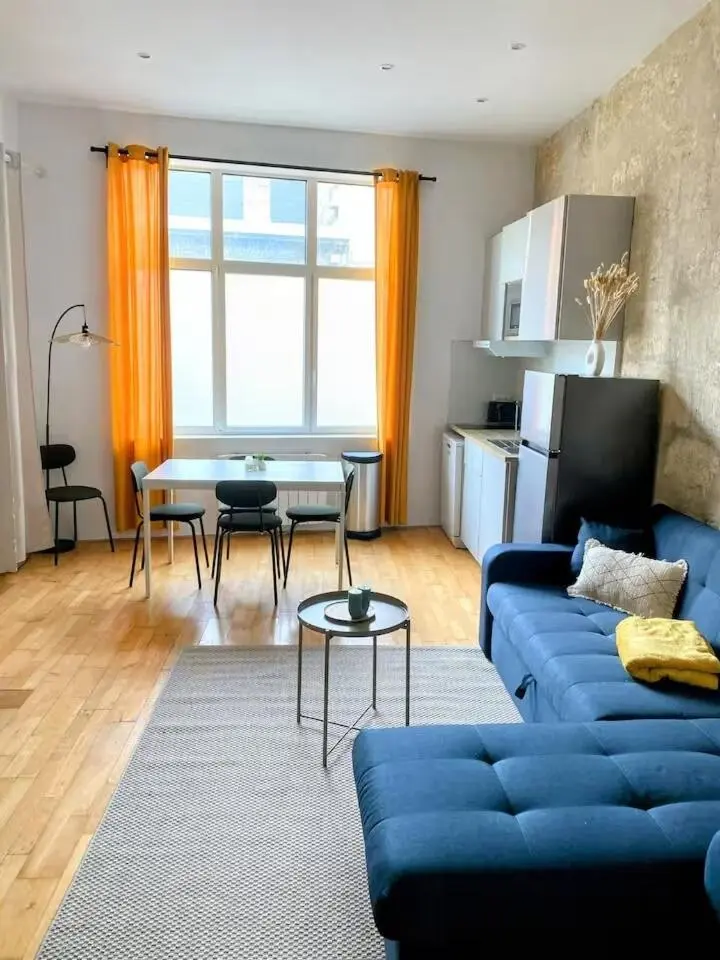 Image 6 of Charming apartment Bordeaux TRAM D Croix Seguey