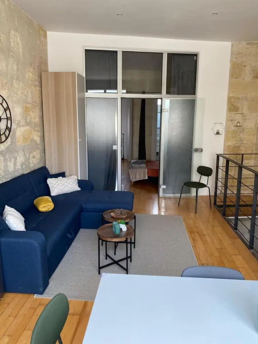 Image 4 of Charming apartment Bordeaux TRAM D Croix Seguey