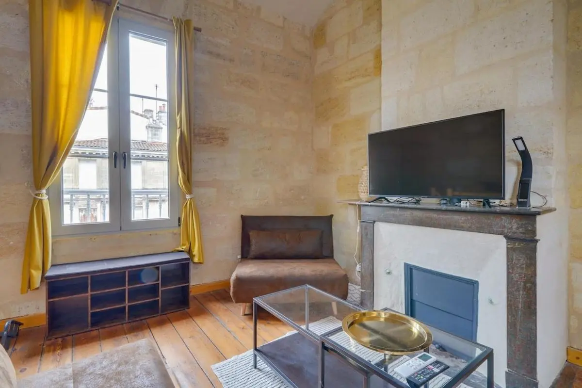 Image 3 of Cozy duplex – Heart of Chartrons