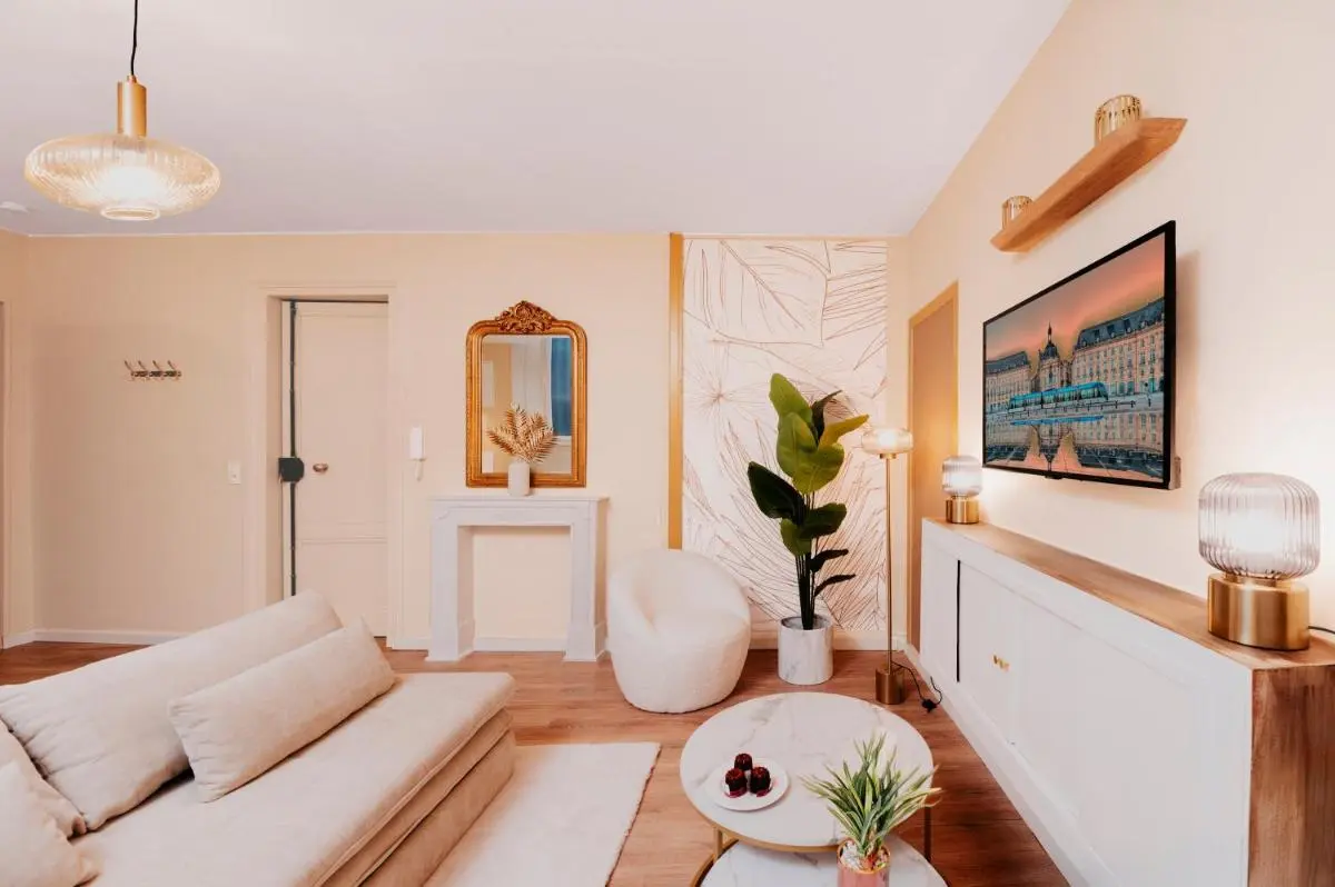 Image 6 of FREE Parking – Self Checkin – WIFI – Balcony – LE CHEVERUS – SUPERBORDEAUX