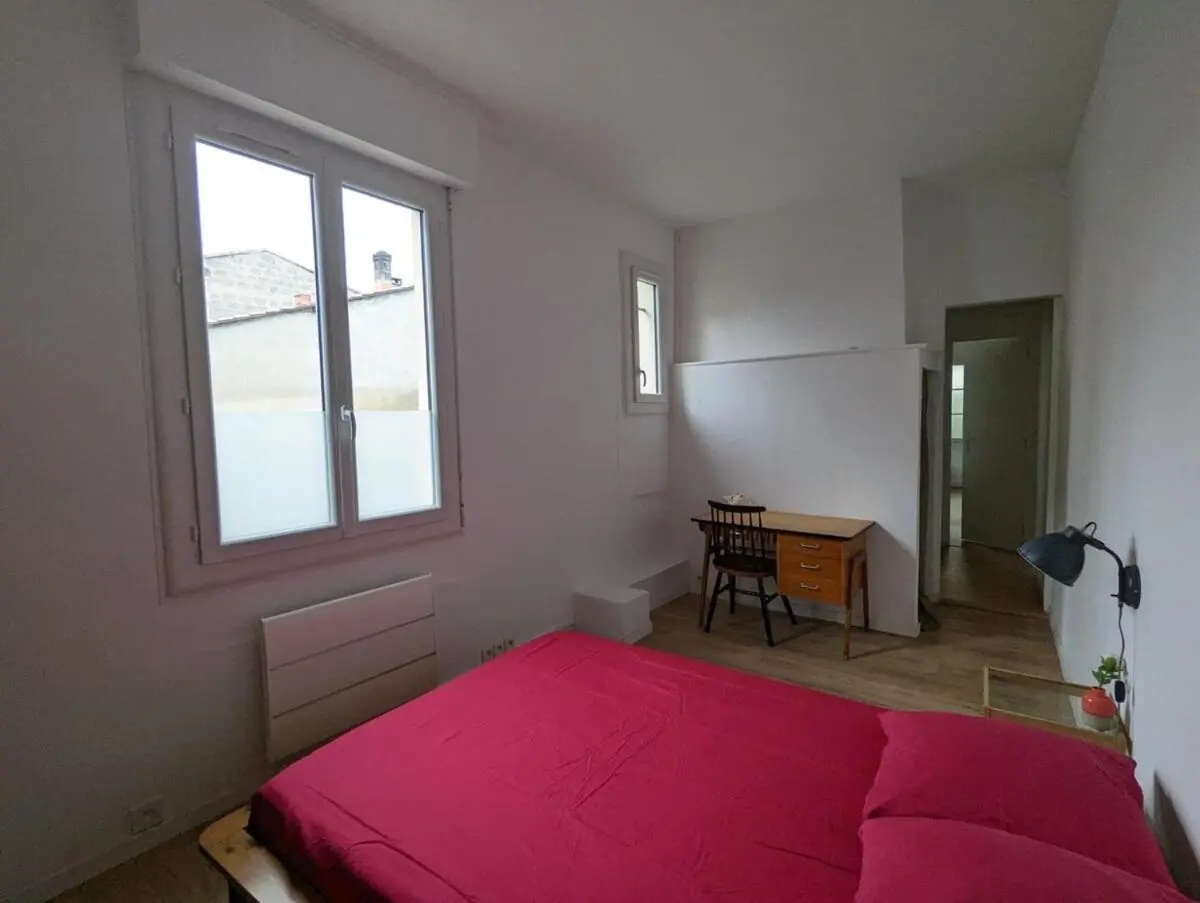 Image 1 of Little house with small courtyard