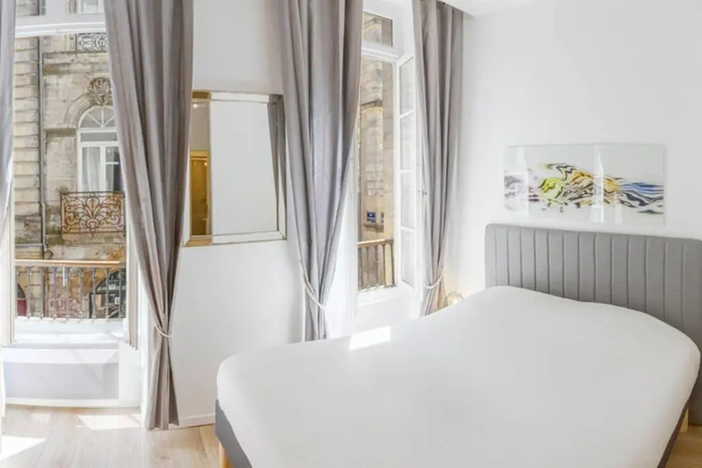 Image 1 of Logement de charme – Saint Pierre – Cœur historique Bordeaux