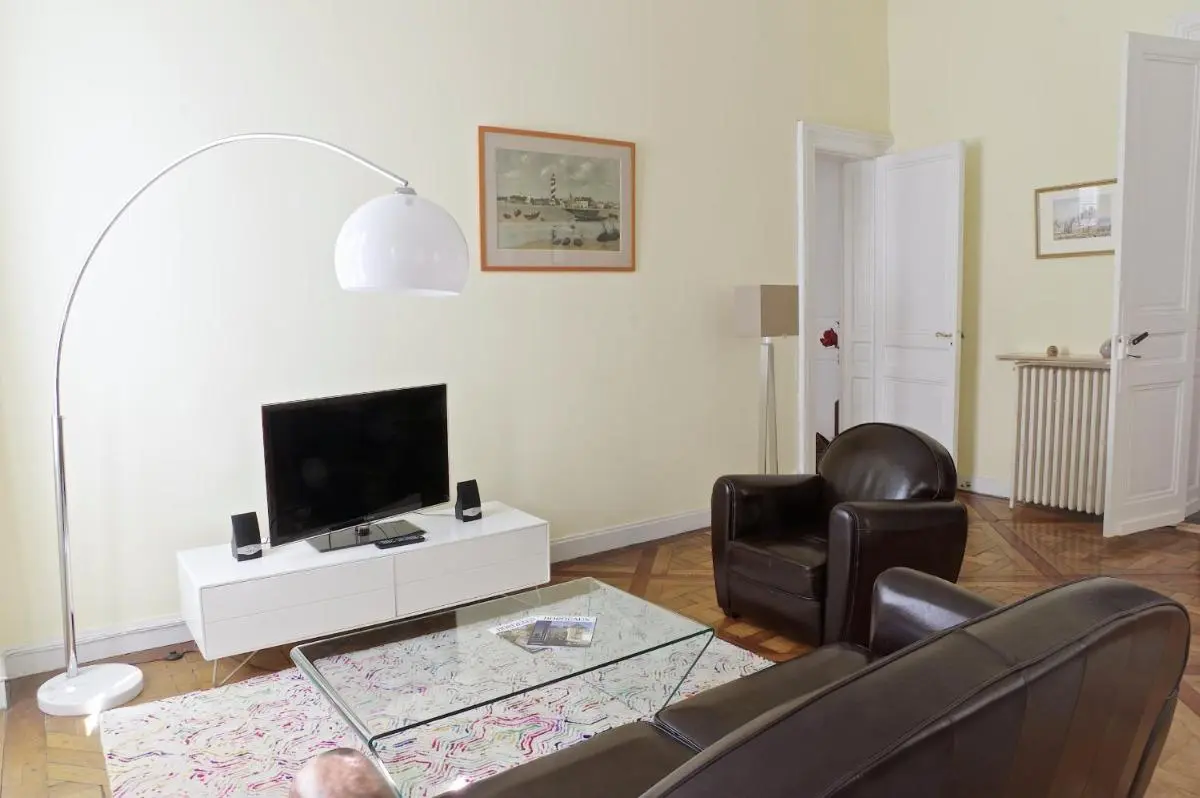 Image 4 of Louis Combes – Localisation exceptionnelle 1 chambre parking