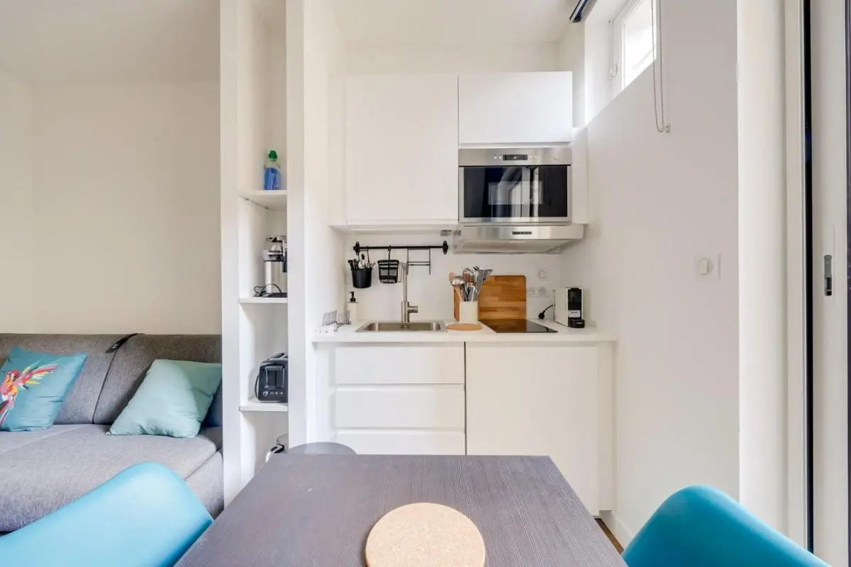 Image 3 of Lovely studio in Chartrons with terrace